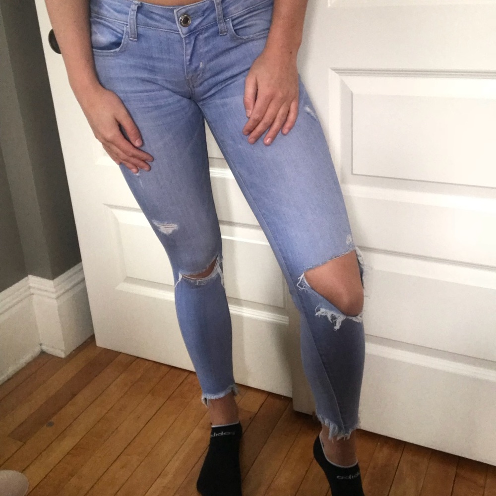 American Eagle Light Wash Distressed Jeans -4